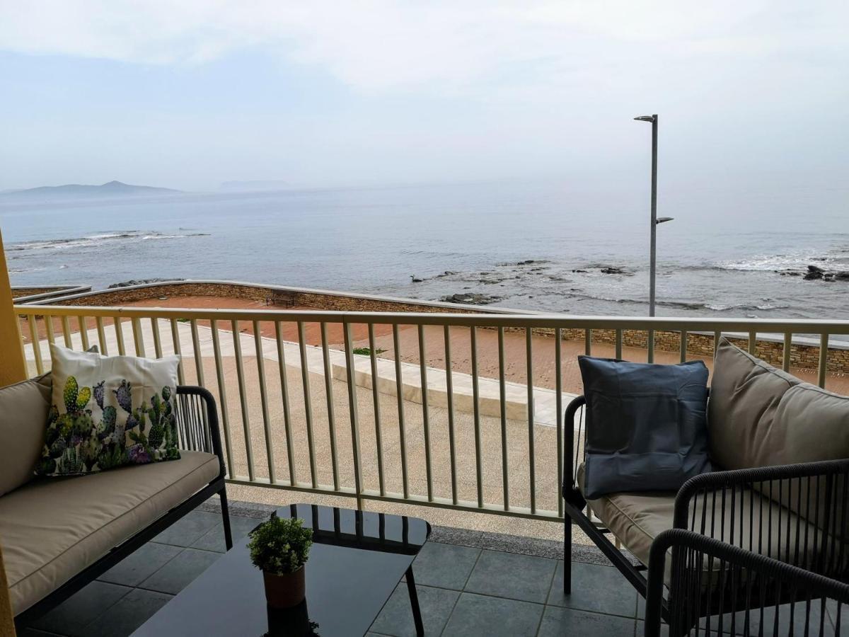 Casa Con Terrazza Fronte Mare Villa Santa Lucia  Exterior photo